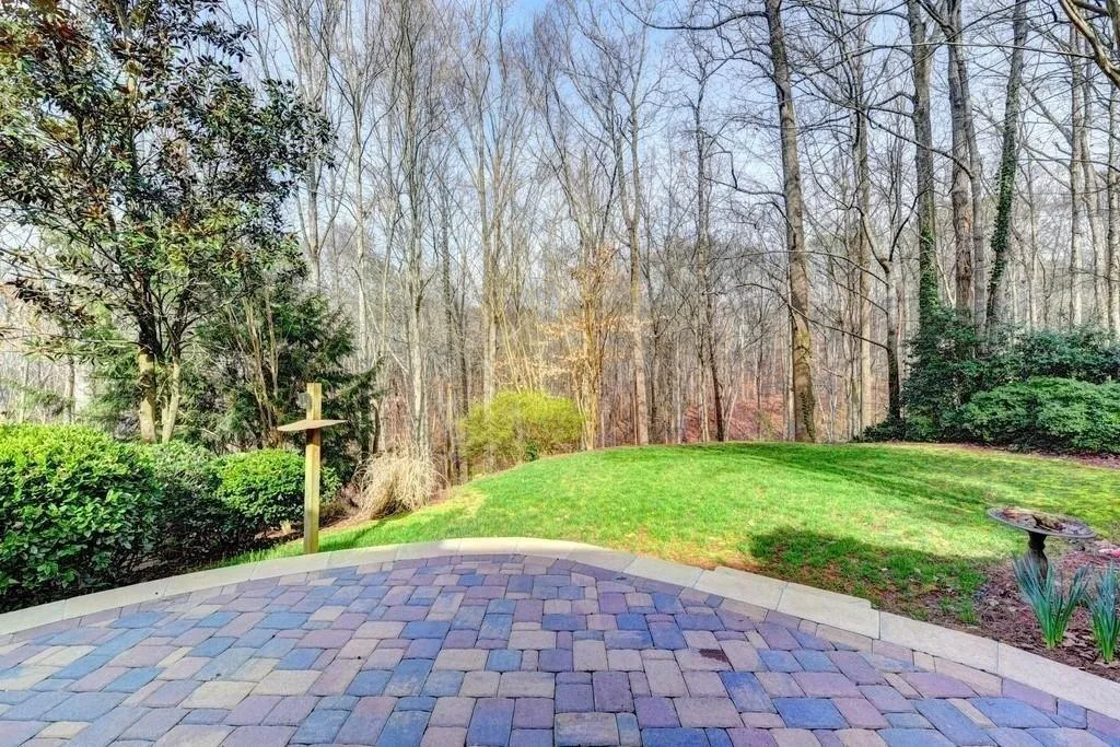 9450 Huntcliff Trace, Sandy Springs, Georgia 30350, 4 Bedrooms Bedrooms, ,4 BathroomsBathrooms,Residential,Sold,9450 Huntcliff Trace,6766837