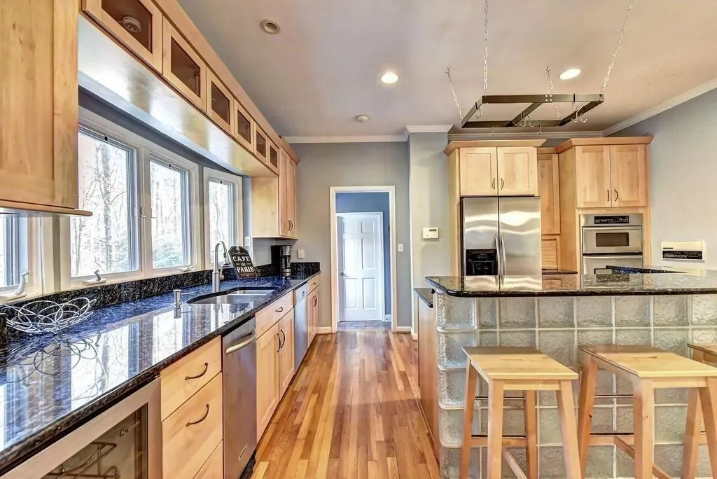 9450 Huntcliff Trace, Sandy Springs, Georgia 30350, 4 Bedrooms Bedrooms, ,4 BathroomsBathrooms,Residential,Sold,9450 Huntcliff Trace,6766837