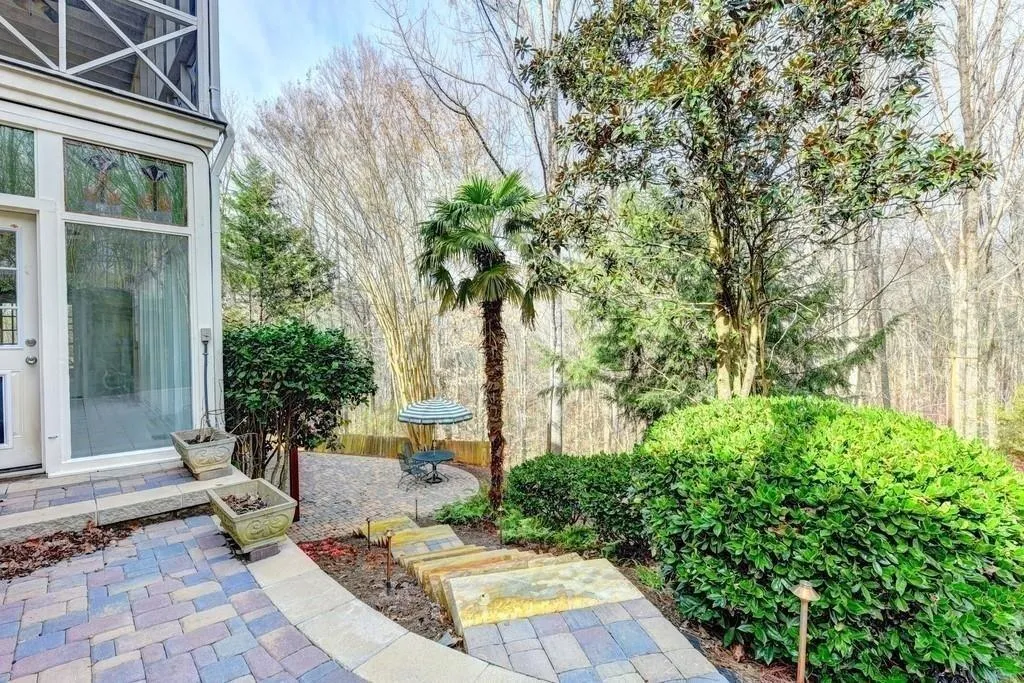 9450 Huntcliff Trace, Sandy Springs, Georgia 30350, 4 Bedrooms Bedrooms, ,4 BathroomsBathrooms,Residential,Sold,9450 Huntcliff Trace,6766837