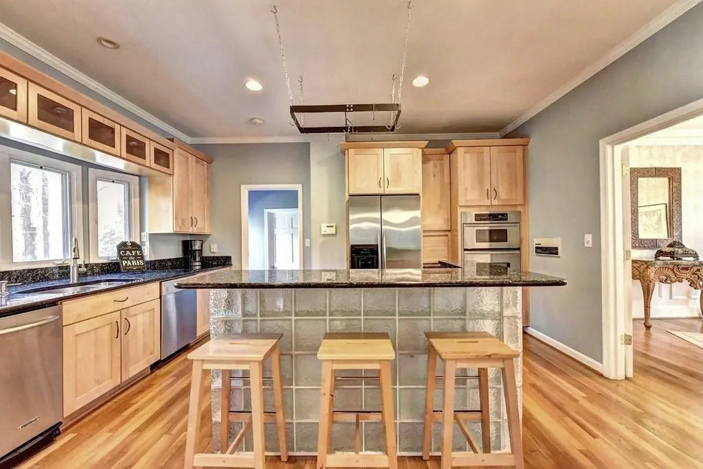 9450 Huntcliff Trace, Sandy Springs, Georgia 30350, 4 Bedrooms Bedrooms, ,4 BathroomsBathrooms,Residential,Sold,9450 Huntcliff Trace,6766837