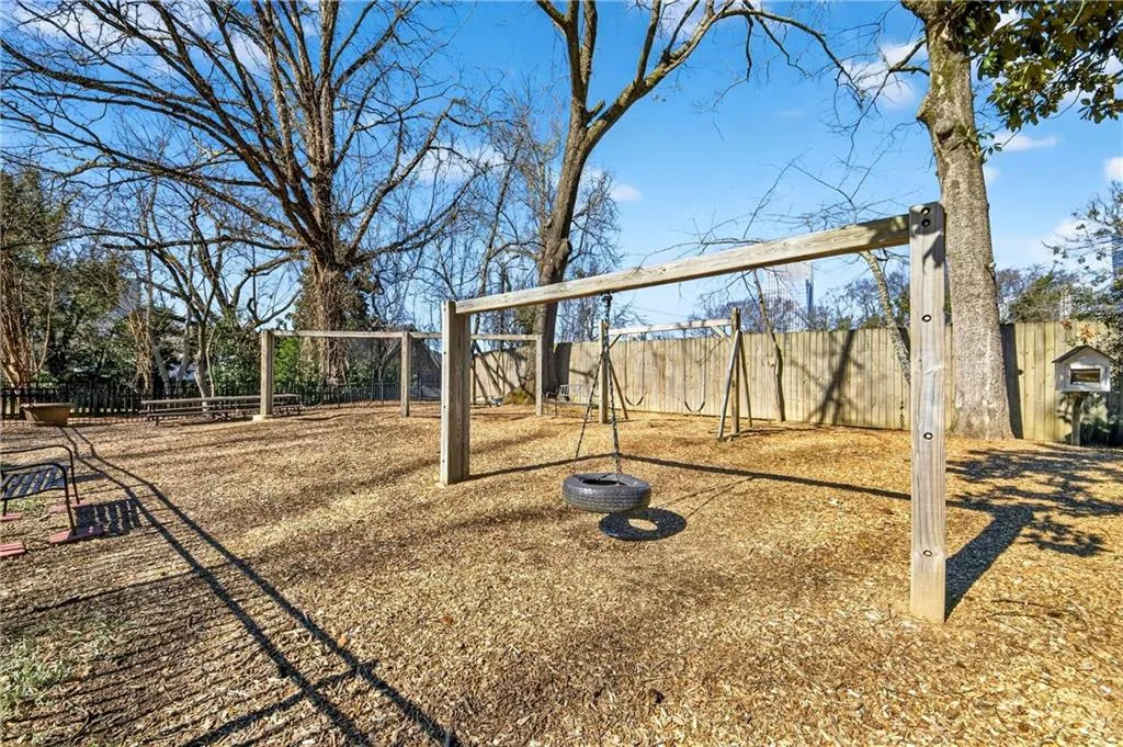 21 Park Circle Ne, Atlanta, Georgia 30305, 3 Bedrooms Bedrooms, 0 ,2 BathroomsBathrooms,Residential,For Sale,21 Park Circle Ne,7692656