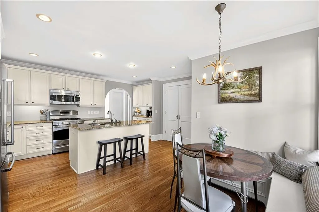 21 Park Circle Ne, Atlanta, Georgia 30305, 3 Bedrooms Bedrooms, 0 ,2 BathroomsBathrooms,Residential,For Sale,21 Park Circle Ne,7692656