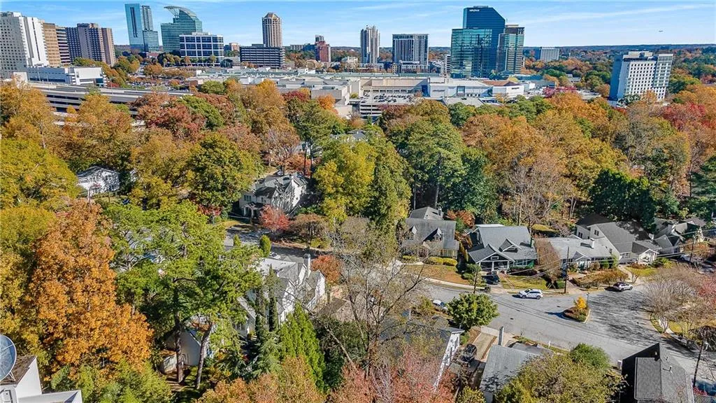 21 Park Circle Ne, Atlanta, Georgia 30305, 3 Bedrooms Bedrooms, 0 ,2 BathroomsBathrooms,Residential,For Sale,21 Park Circle Ne,7692656