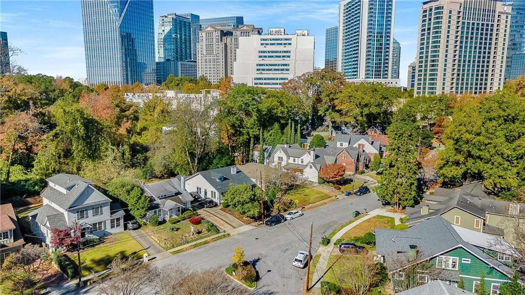 21 Park Circle Ne, Atlanta, Georgia 30305, 3 Bedrooms Bedrooms, 0 ,2 BathroomsBathrooms,Residential,For Sale,21 Park Circle Ne,7692656