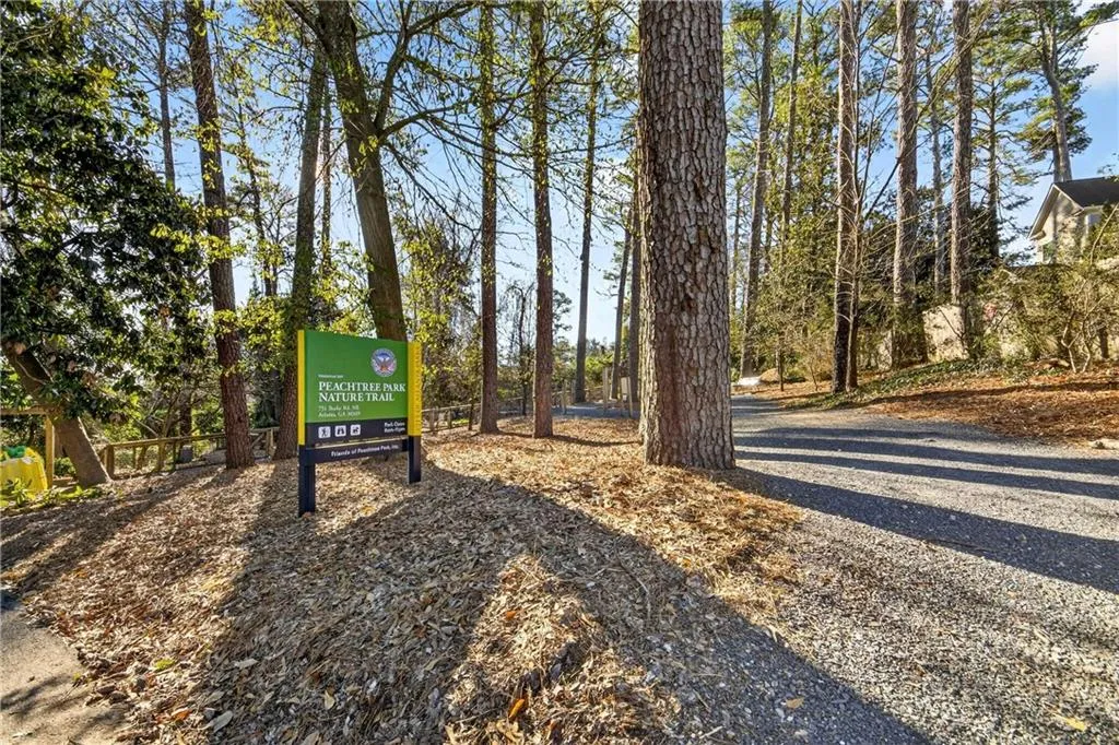 21 Park Circle Ne, Atlanta, Georgia 30305, 3 Bedrooms Bedrooms, 0 ,2 BathroomsBathrooms,Residential,For Sale,21 Park Circle Ne,7692656