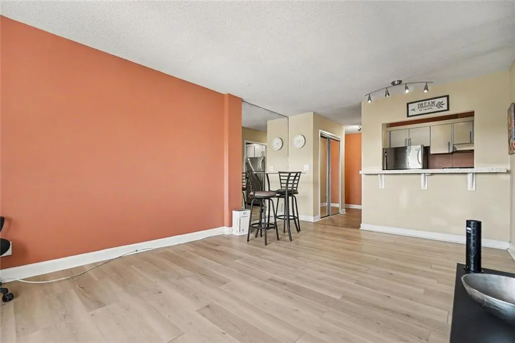 2285 Peachtree Road Ne Unit 909, Atlanta, Georgia 30309, 1 Bedroom Bedrooms, 0 ,1 BathroomBathrooms,Residential,For Sale,2285 Peachtree Road Ne Unit 909,7806742