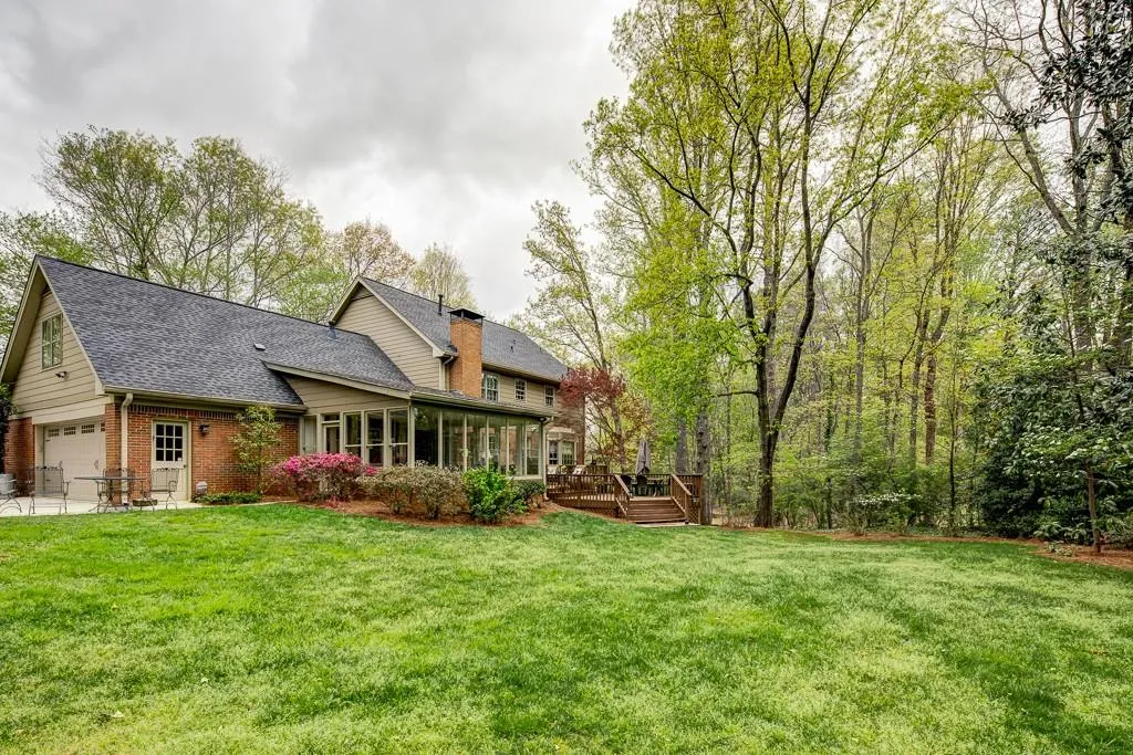 6895 Hunters Knoll, Sandy Springs, Georgia 30328, 5 Bedrooms Bedrooms, ,5 BathroomsBathrooms,Residential,Sold,6895 Hunters Knoll,5831743