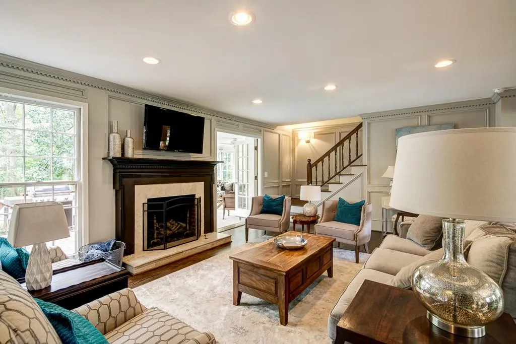 6895 Hunters Knoll, Sandy Springs, Georgia 30328, 5 Bedrooms Bedrooms, ,5 BathroomsBathrooms,Residential,Sold,6895 Hunters Knoll,5831743