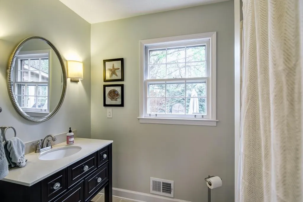 6895 Hunters Knoll, Sandy Springs, Georgia 30328, 5 Bedrooms Bedrooms, ,5 BathroomsBathrooms,Residential,Sold,6895 Hunters Knoll,5831743