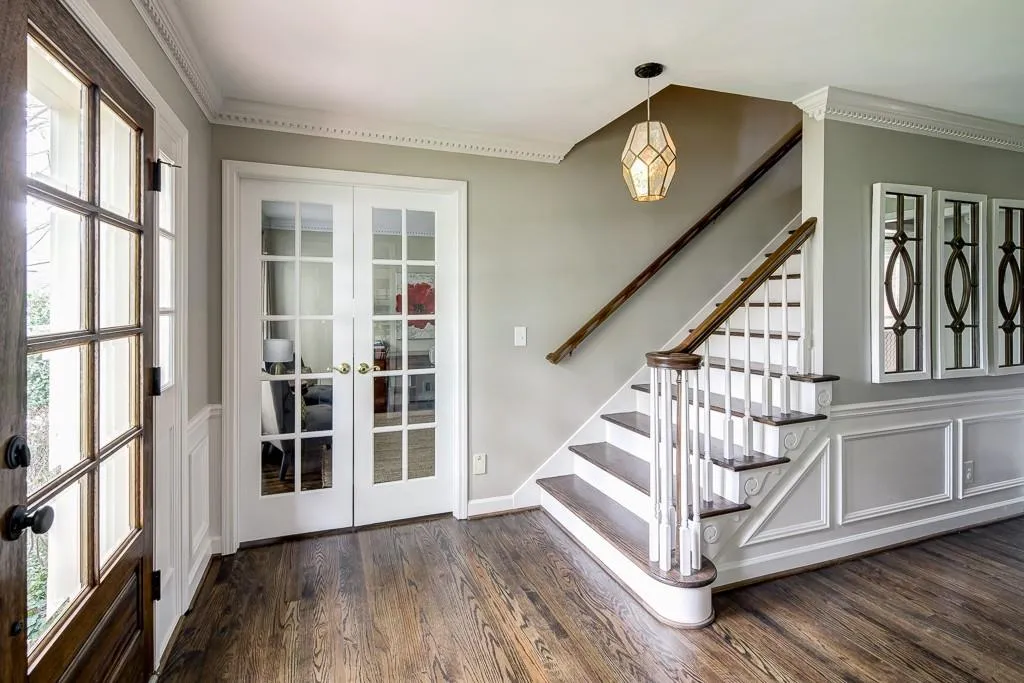 6895 Hunters Knoll, Sandy Springs, Georgia 30328, 5 Bedrooms Bedrooms, ,5 BathroomsBathrooms,Residential,Sold,6895 Hunters Knoll,5831743
