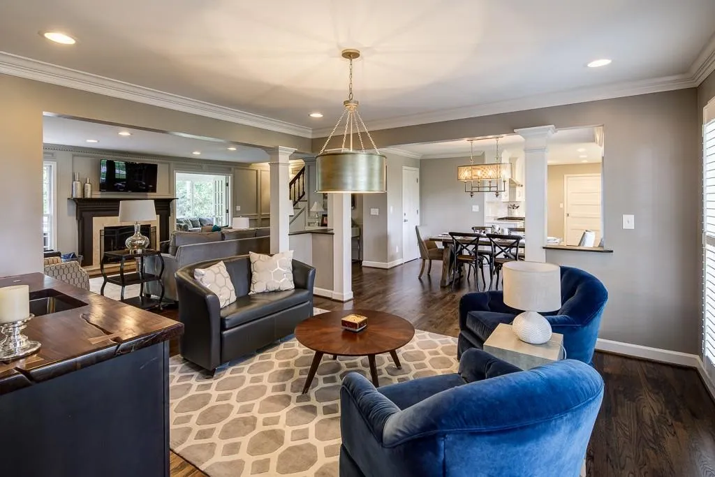 6895 Hunters Knoll, Sandy Springs, Georgia 30328, 5 Bedrooms Bedrooms, ,5 BathroomsBathrooms,Residential,Sold,6895 Hunters Knoll,5831743