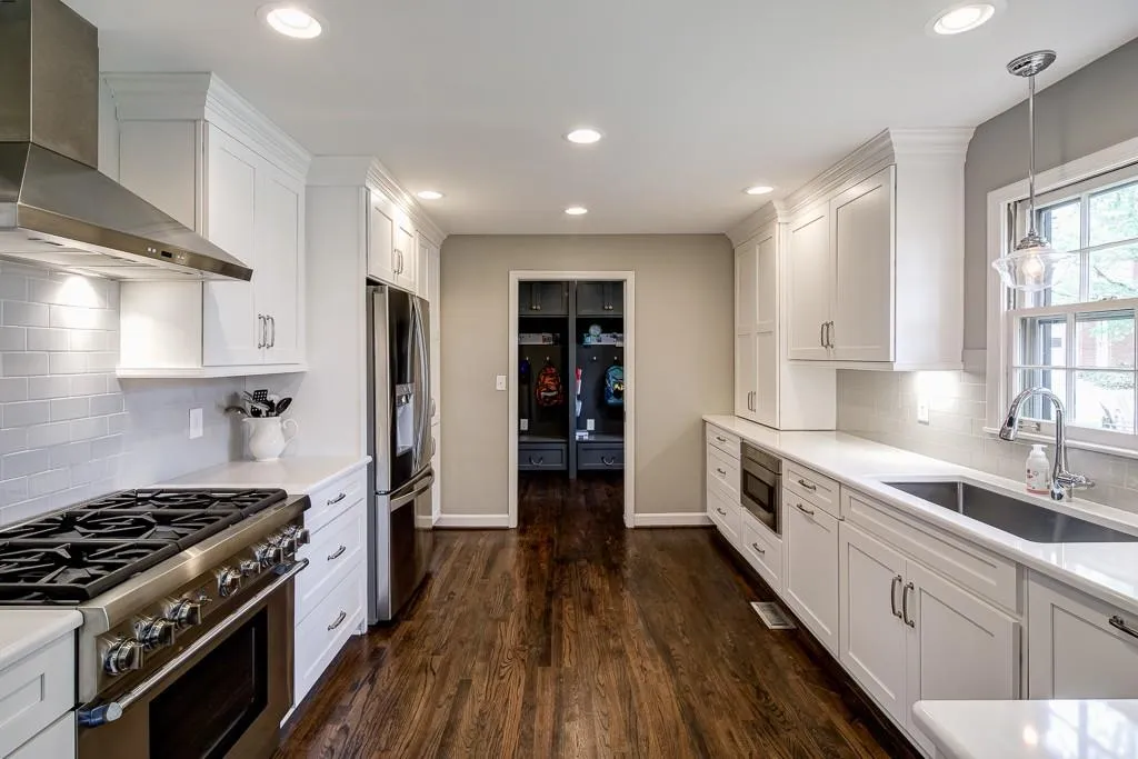 6895 Hunters Knoll, Sandy Springs, Georgia 30328, 5 Bedrooms Bedrooms, ,5 BathroomsBathrooms,Residential,Sold,6895 Hunters Knoll,5831743