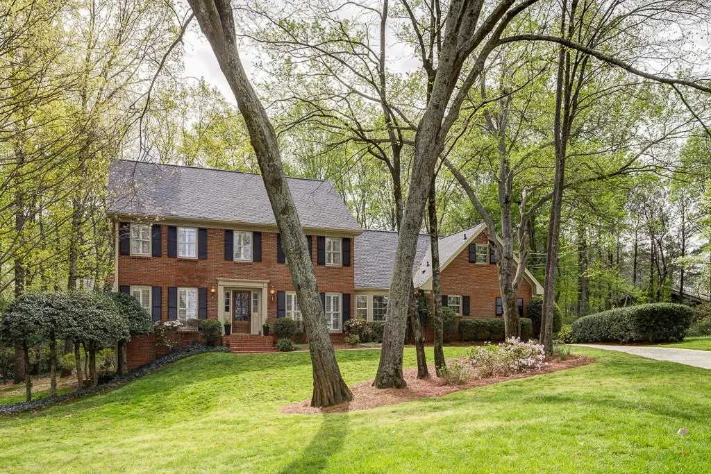 6895 Hunters Knoll, Sandy Springs, Georgia 30328, 5 Bedrooms Bedrooms, ,5 BathroomsBathrooms,Residential,Sold,6895 Hunters Knoll,5831743