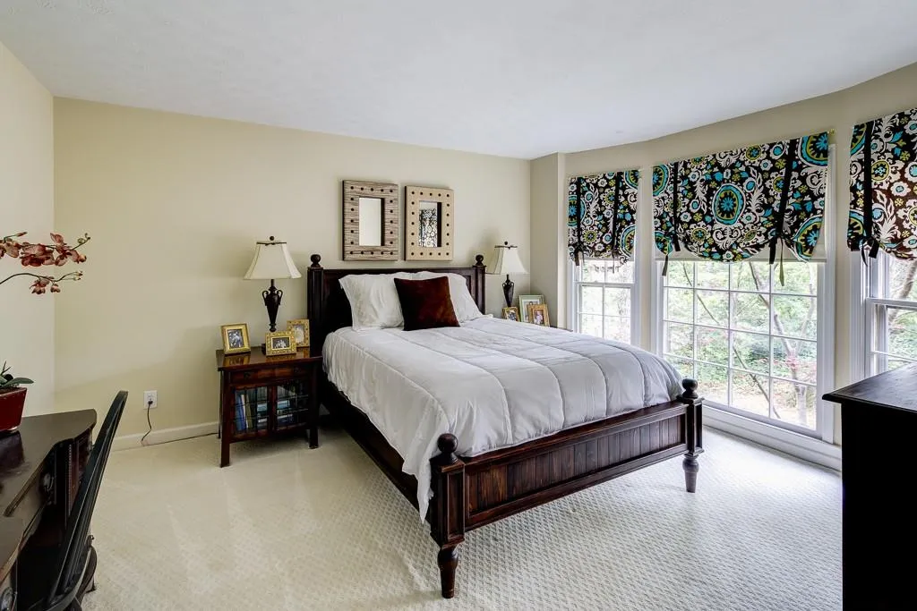 6895 Hunters Knoll, Sandy Springs, Georgia 30328, 5 Bedrooms Bedrooms, ,5 BathroomsBathrooms,Residential,Sold,6895 Hunters Knoll,5831743