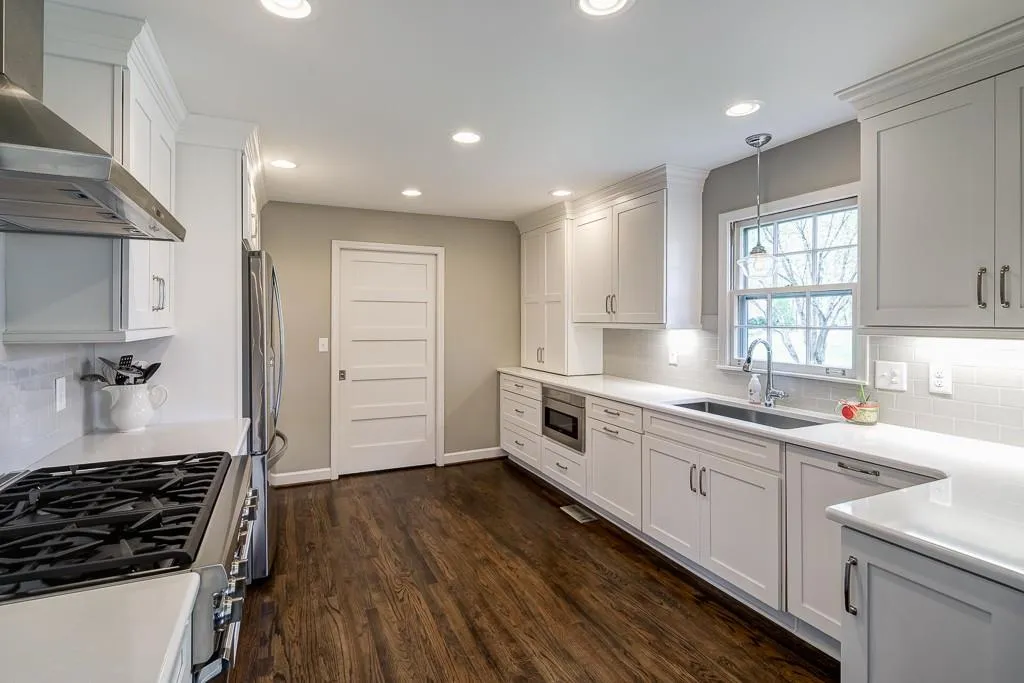 6895 Hunters Knoll, Sandy Springs, Georgia 30328, 5 Bedrooms Bedrooms, ,5 BathroomsBathrooms,Residential,Sold,6895 Hunters Knoll,5831743