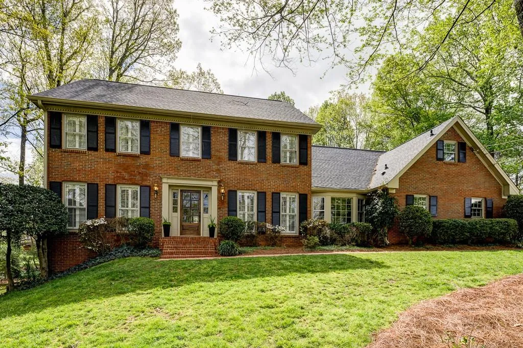 6895 Hunters Knoll, Sandy Springs, Georgia 30328, 5 Bedrooms Bedrooms, ,5 BathroomsBathrooms,Residential,Sold,6895 Hunters Knoll,5831743