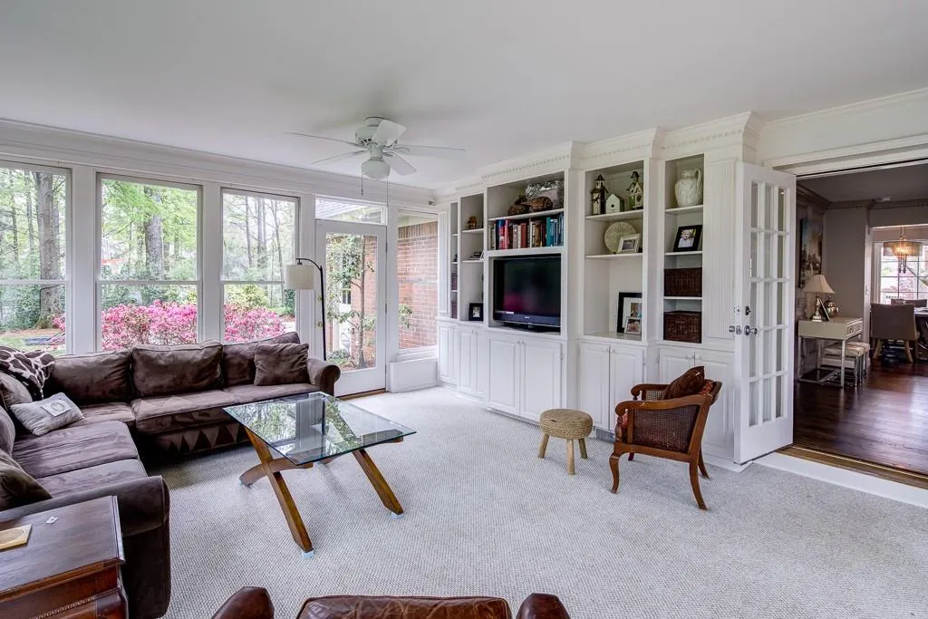 6895 Hunters Knoll, Sandy Springs, Georgia 30328, 5 Bedrooms Bedrooms, ,5 BathroomsBathrooms,Residential,Sold,6895 Hunters Knoll,5831743