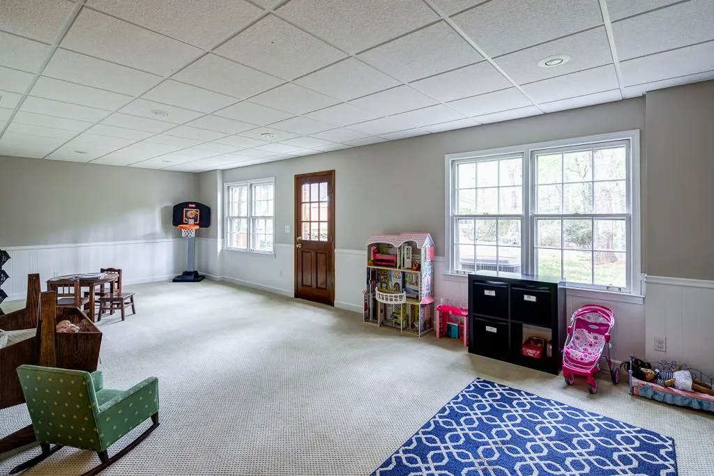 6895 Hunters Knoll, Sandy Springs, Georgia 30328, 5 Bedrooms Bedrooms, ,5 BathroomsBathrooms,Residential,Sold,6895 Hunters Knoll,5831743