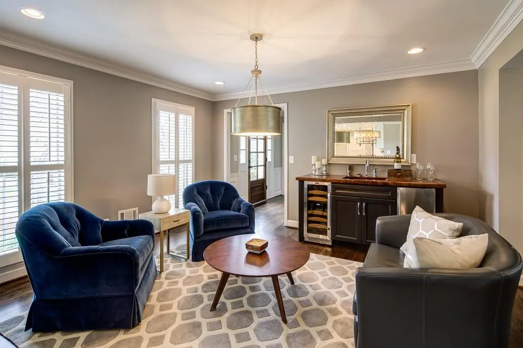 6895 Hunters Knoll, Sandy Springs, Georgia 30328, 5 Bedrooms Bedrooms, ,5 BathroomsBathrooms,Residential,Sold,6895 Hunters Knoll,5831743