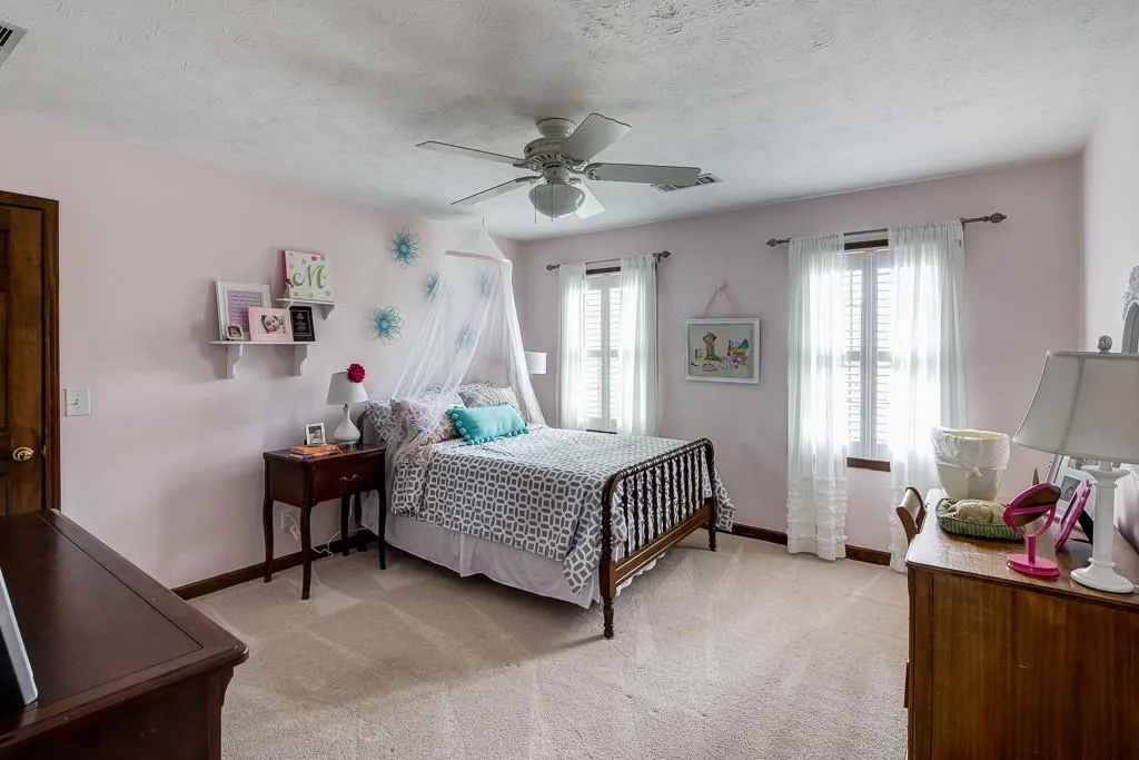 6895 Hunters Knoll, Sandy Springs, Georgia 30328, 5 Bedrooms Bedrooms, ,5 BathroomsBathrooms,Residential,Sold,6895 Hunters Knoll,5831743