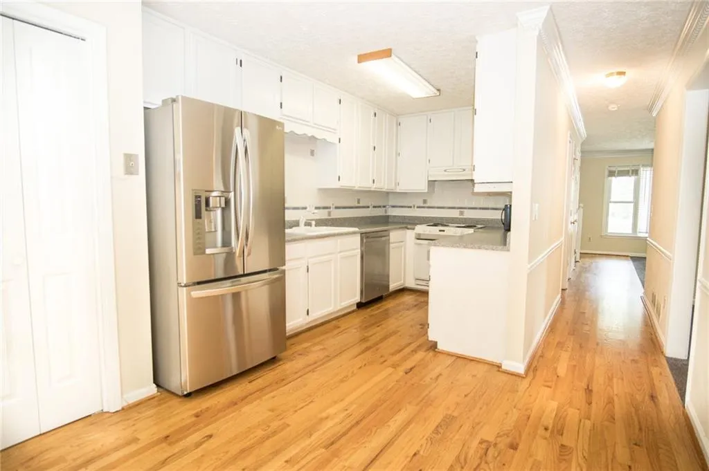 650 Corbin Lake Court, Sandy Springs, Georgia 30350, 3 Bedrooms Bedrooms, ,2 BathroomsBathrooms,Residential,Sold,650 Corbin Lake Court,6739268