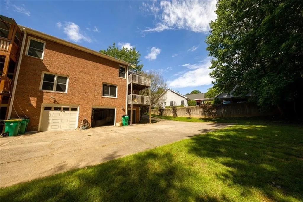 650 Corbin Lake Court, Sandy Springs, Georgia 30350, 3 Bedrooms Bedrooms, ,2 BathroomsBathrooms,Residential,Sold,650 Corbin Lake Court,6739268