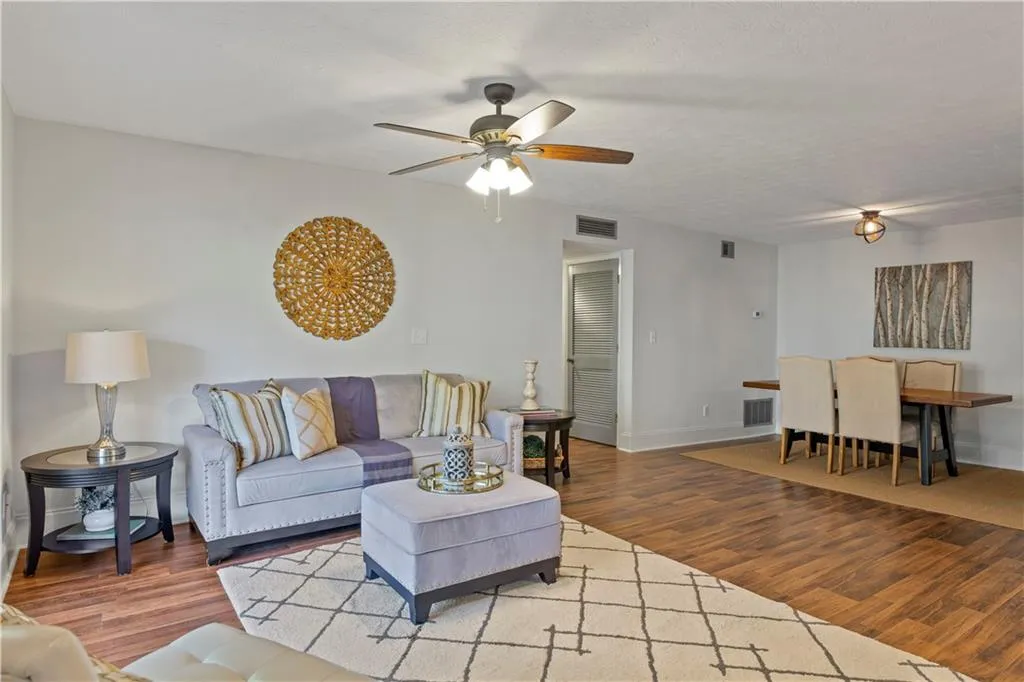 1205 Woodcliff Drive, Sandy Springs, Georgia 30350, 2 Bedrooms Bedrooms, ,2 BathroomsBathrooms,Residential,Sold,1205 Woodcliff Drive,6810193