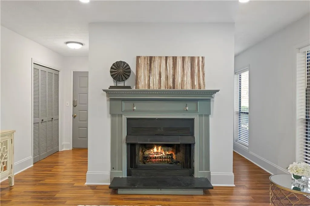 1205 Woodcliff Drive, Sandy Springs, Georgia 30350, 2 Bedrooms Bedrooms, ,2 BathroomsBathrooms,Residential,Sold,1205 Woodcliff Drive,6810193