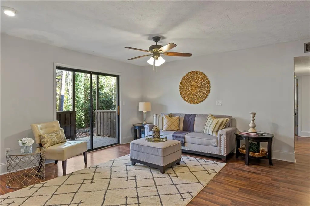 1205 Woodcliff Drive, Sandy Springs, Georgia 30350, 2 Bedrooms Bedrooms, ,2 BathroomsBathrooms,Residential,Sold,1205 Woodcliff Drive,6810193