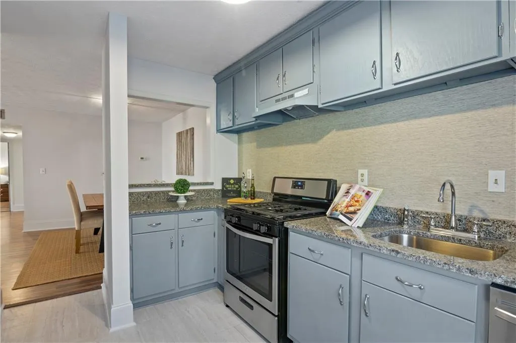 1205 Woodcliff Drive, Sandy Springs, Georgia 30350, 2 Bedrooms Bedrooms, ,2 BathroomsBathrooms,Residential,Sold,1205 Woodcliff Drive,6810193