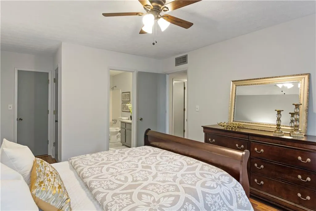 1205 Woodcliff Drive, Sandy Springs, Georgia 30350, 2 Bedrooms Bedrooms, ,2 BathroomsBathrooms,Residential,Sold,1205 Woodcliff Drive,6810193