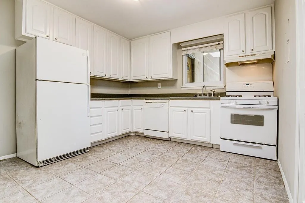 346 Carpenter Drive Unit 83, Atlanta, Georgia 30328, 2 Bedrooms Bedrooms, ,2 BathroomsBathrooms,Residential,Sold,346 Carpenter Drive Unit 83,5723208