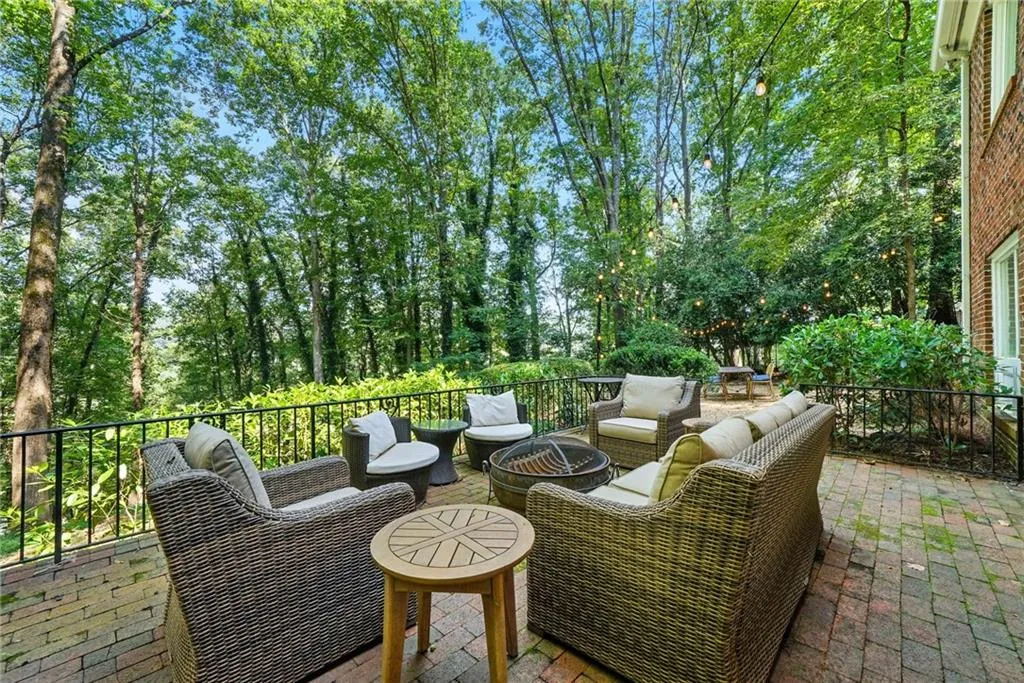 980 Buckhorn E, Atlanta, Georgia 30350, 4 Bedrooms Bedrooms, ,2 BathroomsBathrooms,Residential,For Sale,980 Buckhorn E,7645689