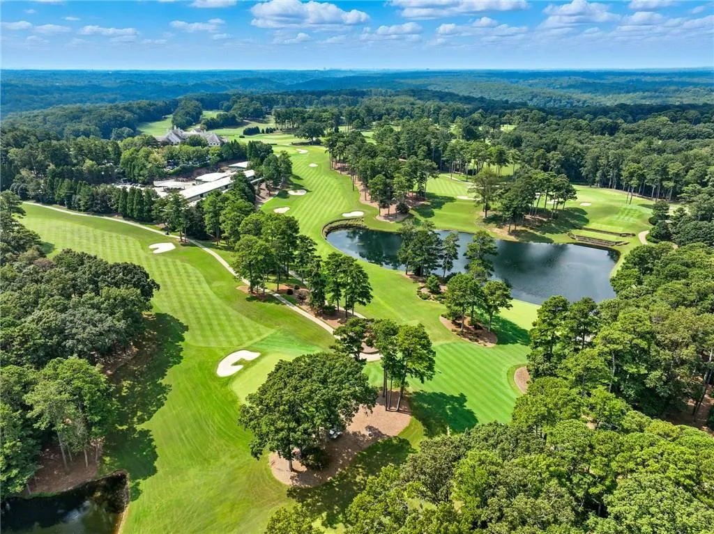 Cherokee Town and Country Club (private)