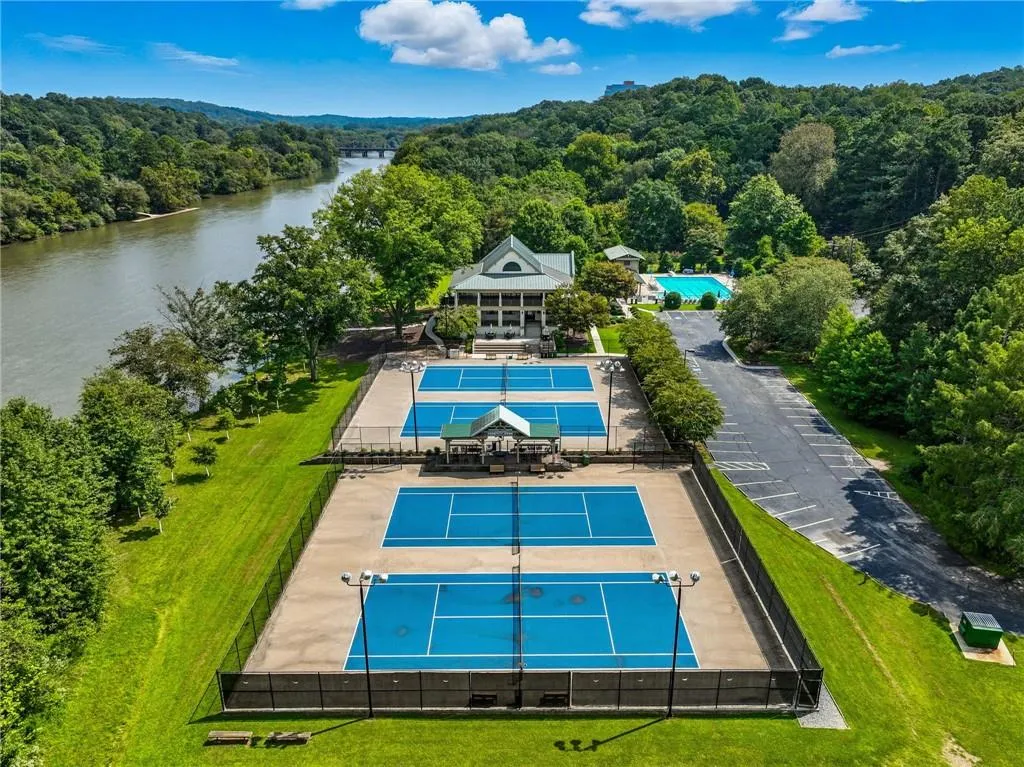 980 Buckhorn E, Atlanta, Georgia 30350, 4 Bedrooms Bedrooms, ,2 BathroomsBathrooms,Residential,For Sale,980 Buckhorn E,7645689
