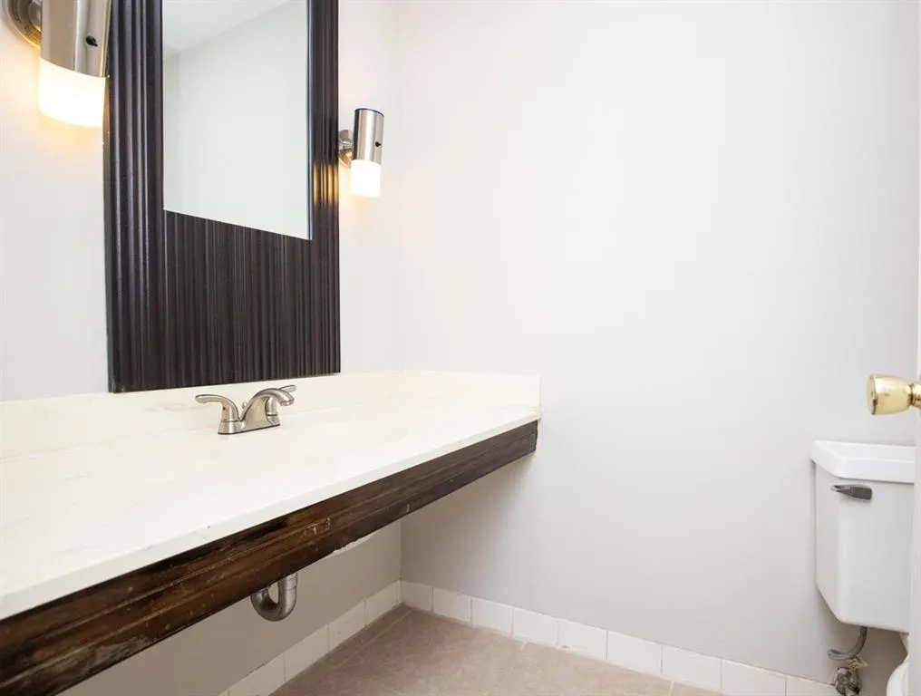 6520 Roswell Road Ne Unit 27, Atlanta, Georgia 30328, 2 Bedrooms Bedrooms, ,1 BathroomBathrooms,Residential,Sold,6520 Roswell Road Ne Unit 27,6793625