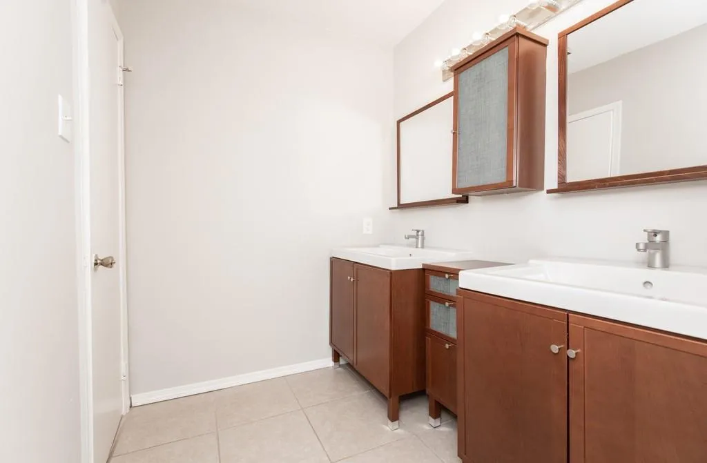 6520 Roswell Road Ne Unit 27, Atlanta, Georgia 30328, 2 Bedrooms Bedrooms, ,1 BathroomBathrooms,Residential,Sold,6520 Roswell Road Ne Unit 27,6793625
