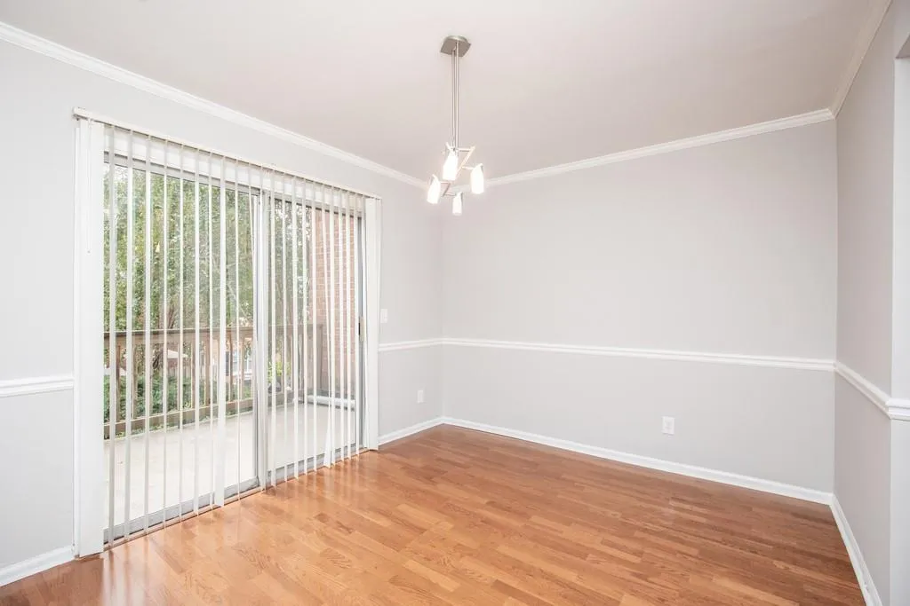 6520 Roswell Road Ne Unit 27, Atlanta, Georgia 30328, 2 Bedrooms Bedrooms, ,1 BathroomBathrooms,Residential,Sold,6520 Roswell Road Ne Unit 27,6793625