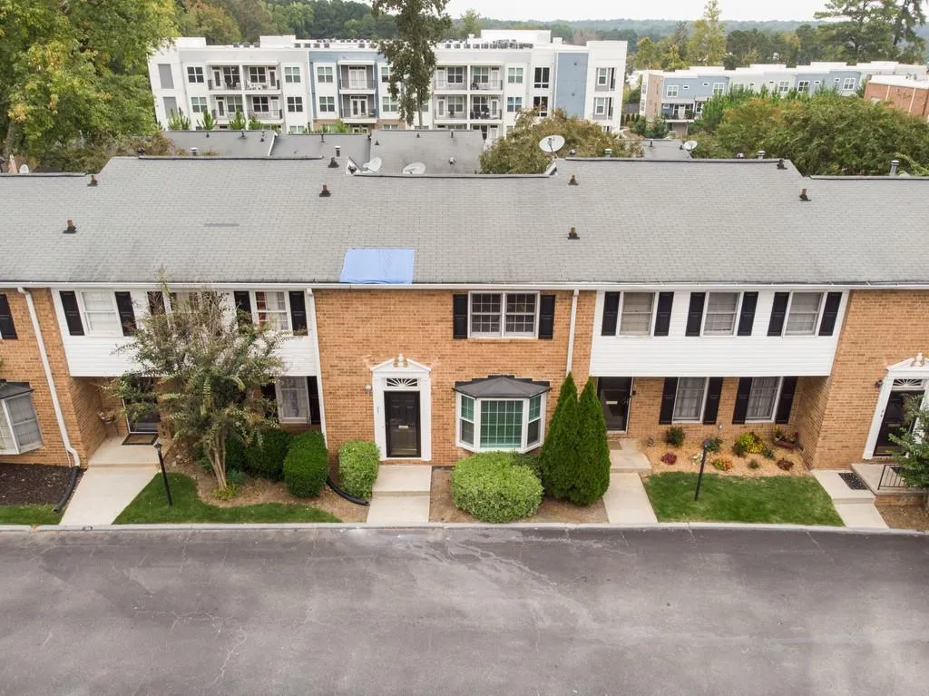 6520 Roswell Road Ne Unit 27, Atlanta, Georgia 30328, 2 Bedrooms Bedrooms, ,1 BathroomBathrooms,Residential,Sold,6520 Roswell Road Ne Unit 27,6793625