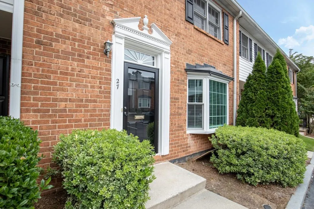 6520 Roswell Road Ne Unit 27, Atlanta, Georgia 30328, 2 Bedrooms Bedrooms, ,1 BathroomBathrooms,Residential,Sold,6520 Roswell Road Ne Unit 27,6793625