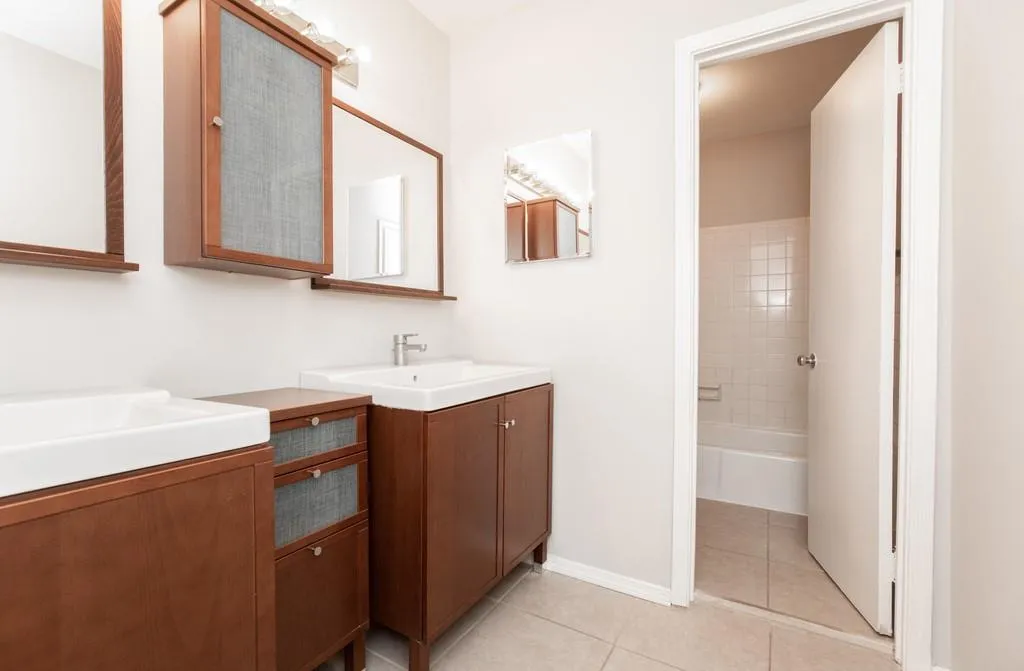 6520 Roswell Road Ne Unit 27, Atlanta, Georgia 30328, 2 Bedrooms Bedrooms, ,1 BathroomBathrooms,Residential,Sold,6520 Roswell Road Ne Unit 27,6793625