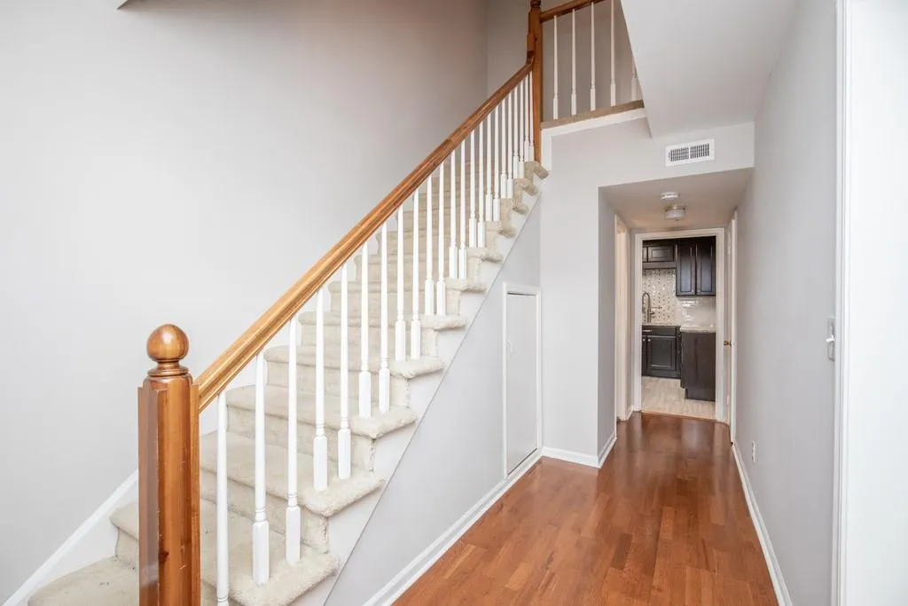 6520 Roswell Road Ne Unit 27, Atlanta, Georgia 30328, 2 Bedrooms Bedrooms, ,1 BathroomBathrooms,Residential,Sold,6520 Roswell Road Ne Unit 27,6793625