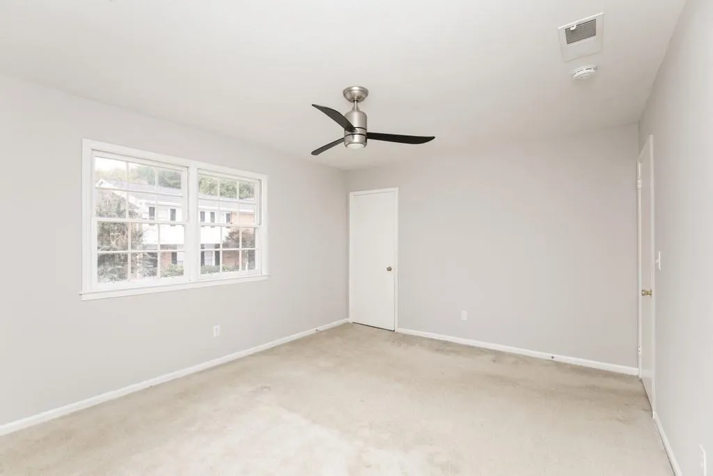 6520 Roswell Road Ne Unit 27, Atlanta, Georgia 30328, 2 Bedrooms Bedrooms, ,1 BathroomBathrooms,Residential,Sold,6520 Roswell Road Ne Unit 27,6793625