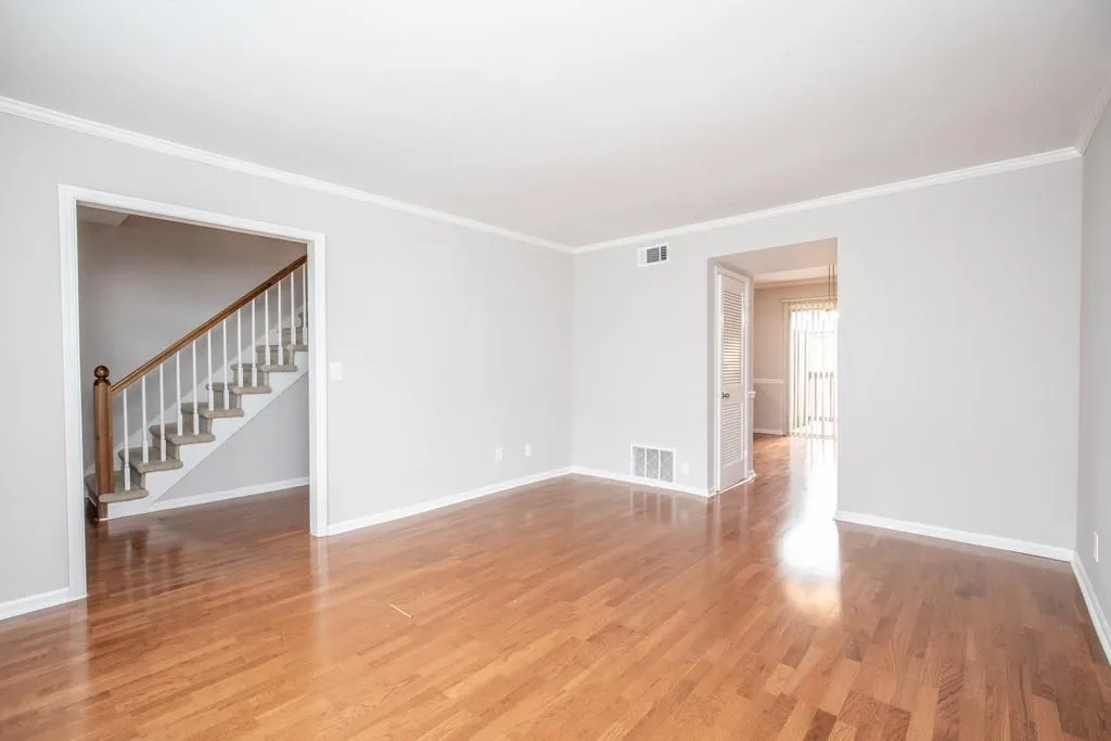 6520 Roswell Road Ne Unit 27, Atlanta, Georgia 30328, 2 Bedrooms Bedrooms, ,1 BathroomBathrooms,Residential,Sold,6520 Roswell Road Ne Unit 27,6793625