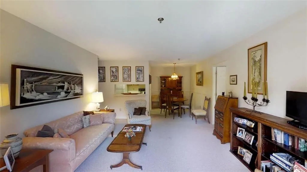 300 Johnson Ferry Road Ne Unit A403, Sandy Springs, Georgia 30328, 2 Bedrooms Bedrooms, ,2 BathroomsBathrooms,Residential,Sold,300 Johnson Ferry Road Ne Unit A403,6046388