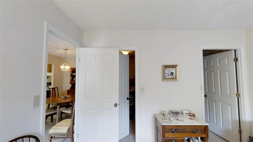 300 Johnson Ferry Road Ne Unit A403, Sandy Springs, Georgia 30328, 2 Bedrooms Bedrooms, ,2 BathroomsBathrooms,Residential,Sold,300 Johnson Ferry Road Ne Unit A403,6046388