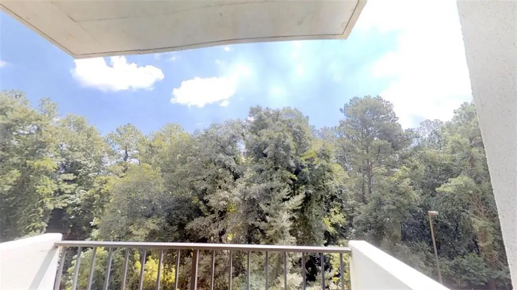 300 Johnson Ferry Road Ne Unit A403, Sandy Springs, Georgia 30328, 2 Bedrooms Bedrooms, ,2 BathroomsBathrooms,Residential,Sold,300 Johnson Ferry Road Ne Unit A403,6046388