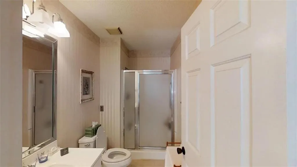 300 Johnson Ferry Road Ne Unit A403, Sandy Springs, Georgia 30328, 2 Bedrooms Bedrooms, ,2 BathroomsBathrooms,Residential,Sold,300 Johnson Ferry Road Ne Unit A403,6046388