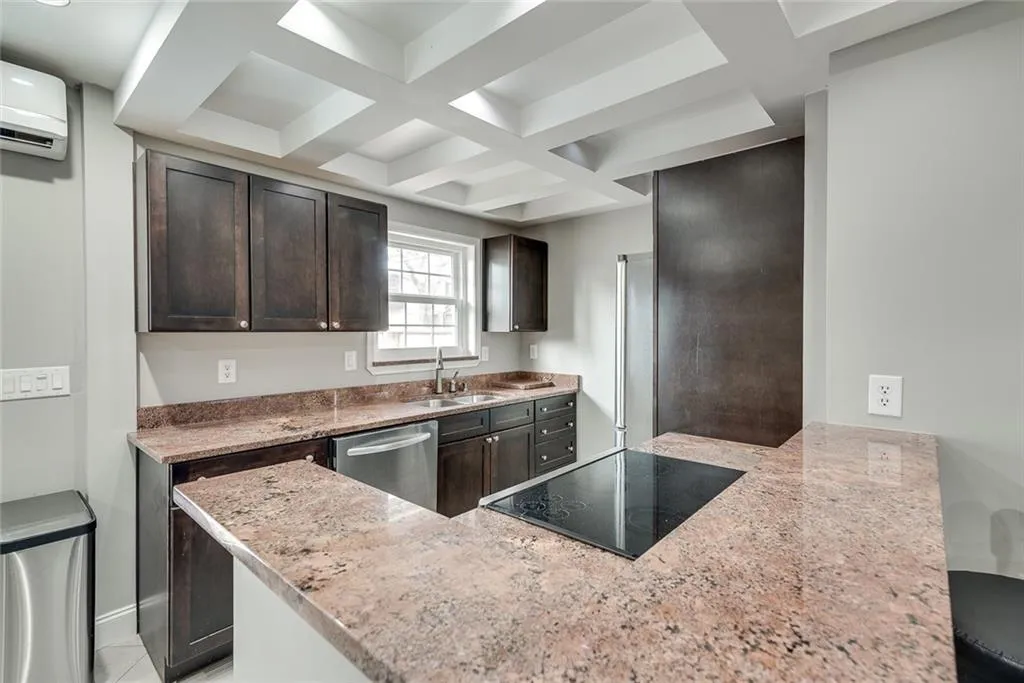 6907 Park Avenue, Atlanta, Georgia 30342, 2 Bedrooms Bedrooms, ,2 BathroomsBathrooms,Residential,Sold,6907 Park Avenue,6994723