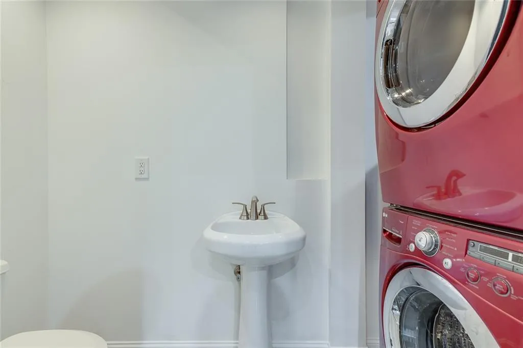6907 Park Avenue, Atlanta, Georgia 30342, 2 Bedrooms Bedrooms, ,2 BathroomsBathrooms,Residential,Sold,6907 Park Avenue,6994723